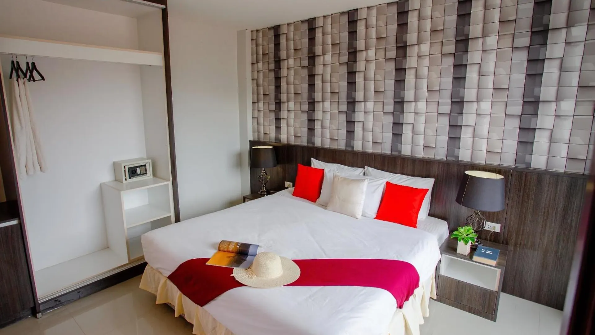 Ko Lanta Hotels And Working Space